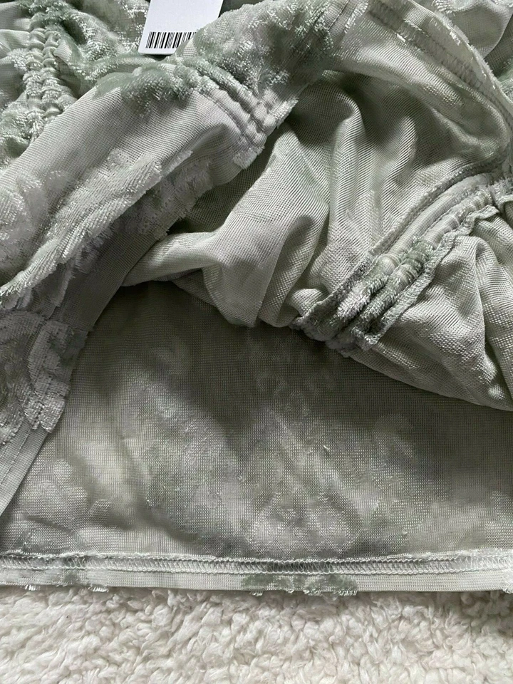 Saia Urban Outfitters feminina floral bordada 1/2 zíper verde tamanho XS - Imagem 4 de 4