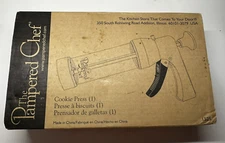 The Pampered Chef 1525 Cookie Press with 16 Discs New Open Box