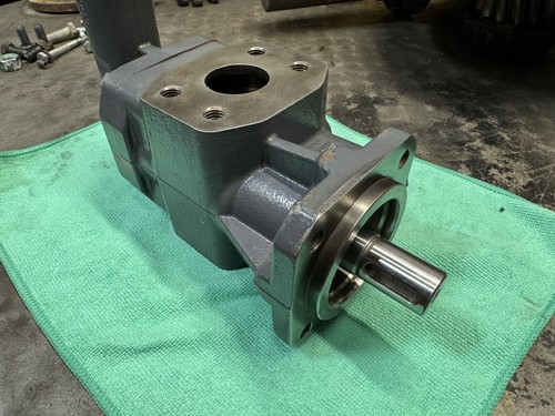 KRACHT KF 80 RF 1-D15 Transfer Pump Helical 24mm shaft diameter Reconditioned