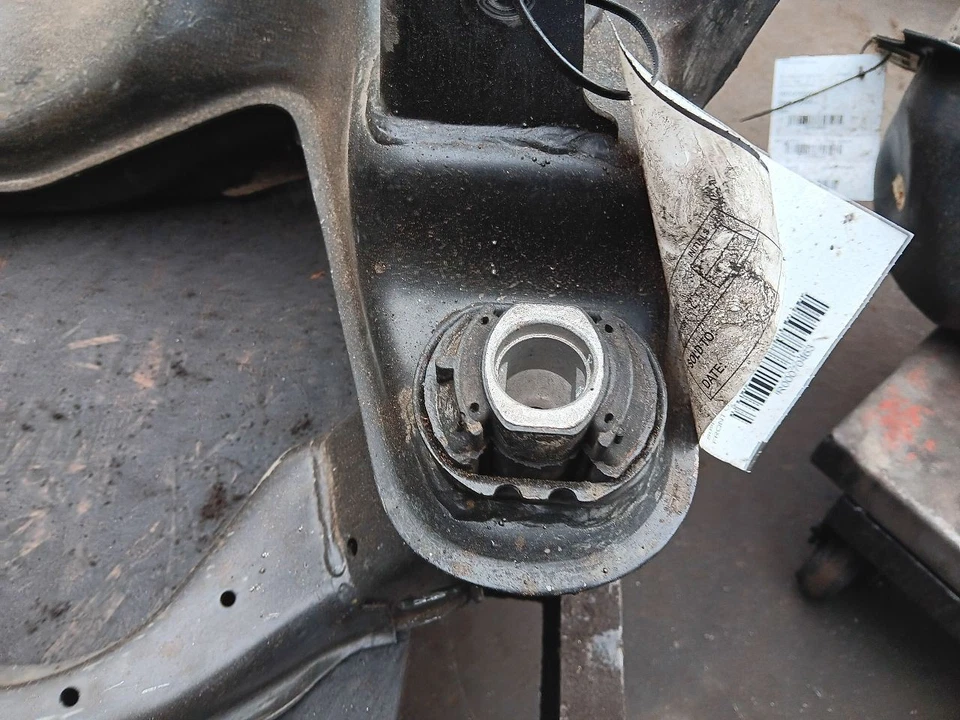 86-89 Mercedes R107 560SL Front Suspension Sub Frame Cross Member Cradle Support - Image 4 of 4