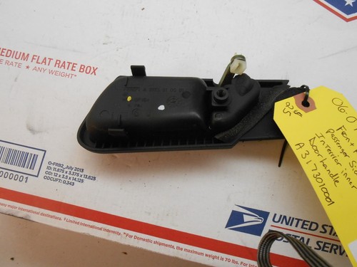 06-07 MERCEDES C230 FRONT RIGHT/ PASSENGER INTERIOR INNER DOOR HANDLE PH0478 - Picture 2 of 4