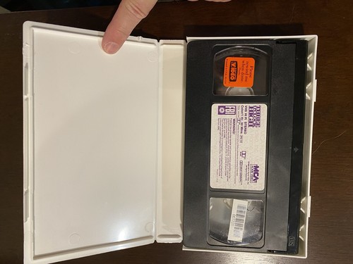 THREE O'CLOCK HIGH 1987 - MCA HOME VIDEO (VHS) - Very Rare - Cult Classic - Foto 4 di 4