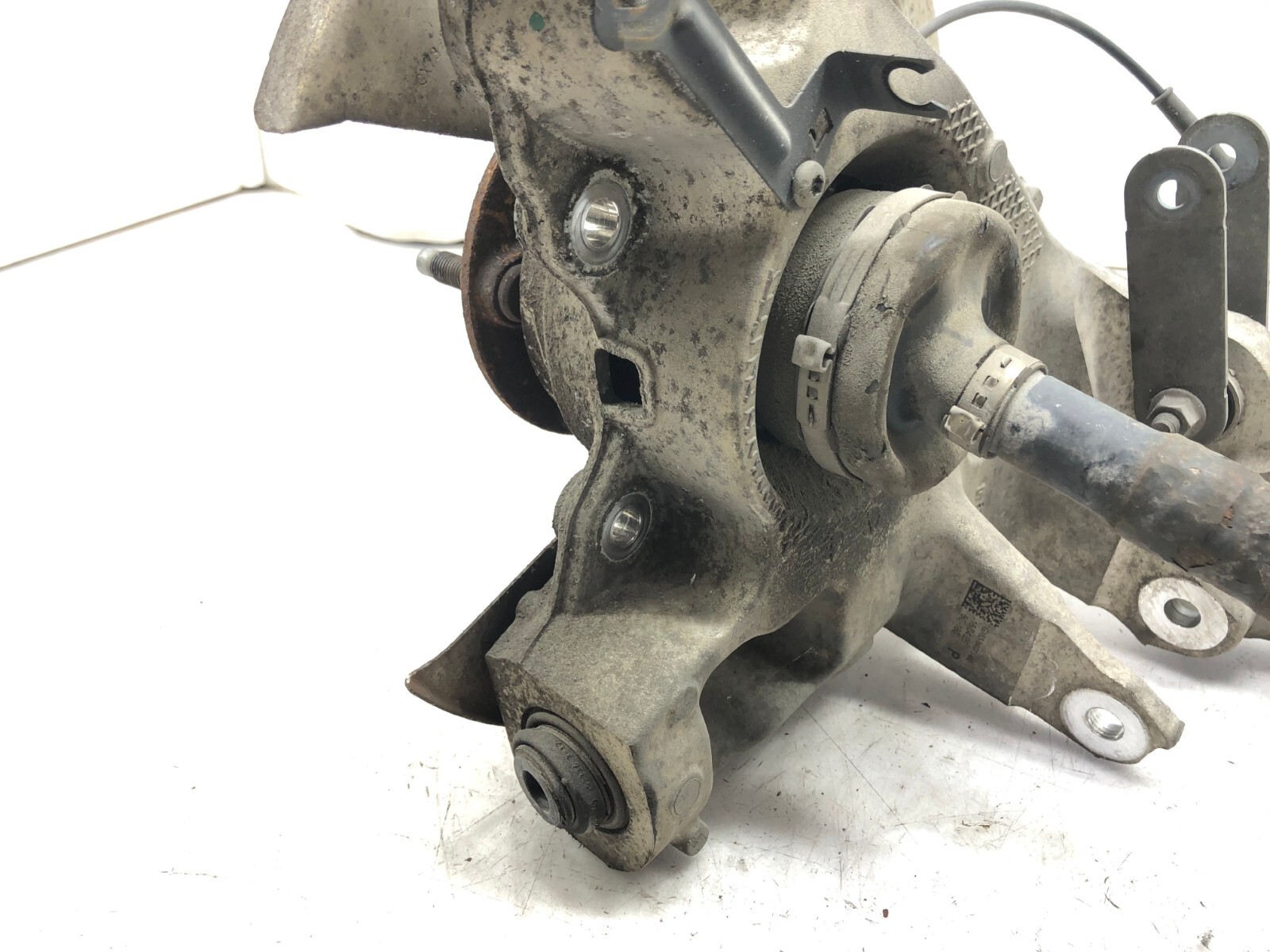 20172019 JAGUAR XE AWD LEFT DRIVER REAR SPINDLE KNUCKLE W/ CV AXLE