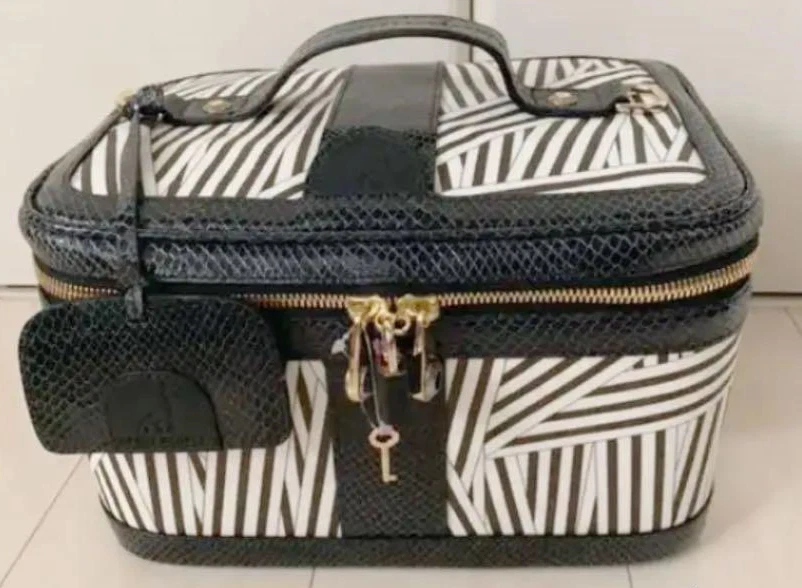 Henri bendel travel makeup bag sale