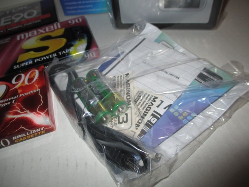 CASSETTE CONVERTER USB (NEW) & AUDIO CASSETTES X3 (NEW) - Picture 2 of 9