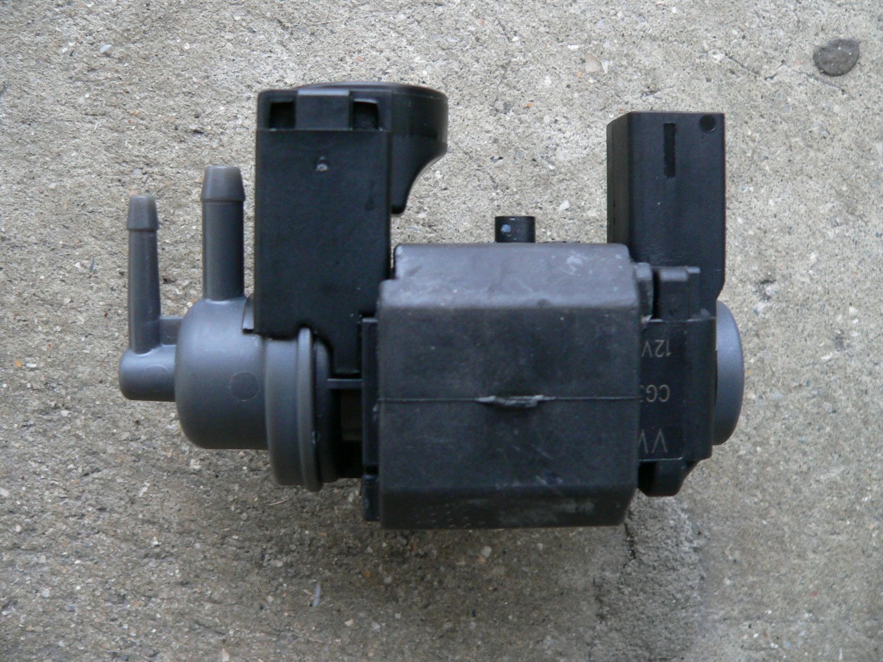 Bentley Continental 2021 Vacuum solenoid valve P/N 06M906629