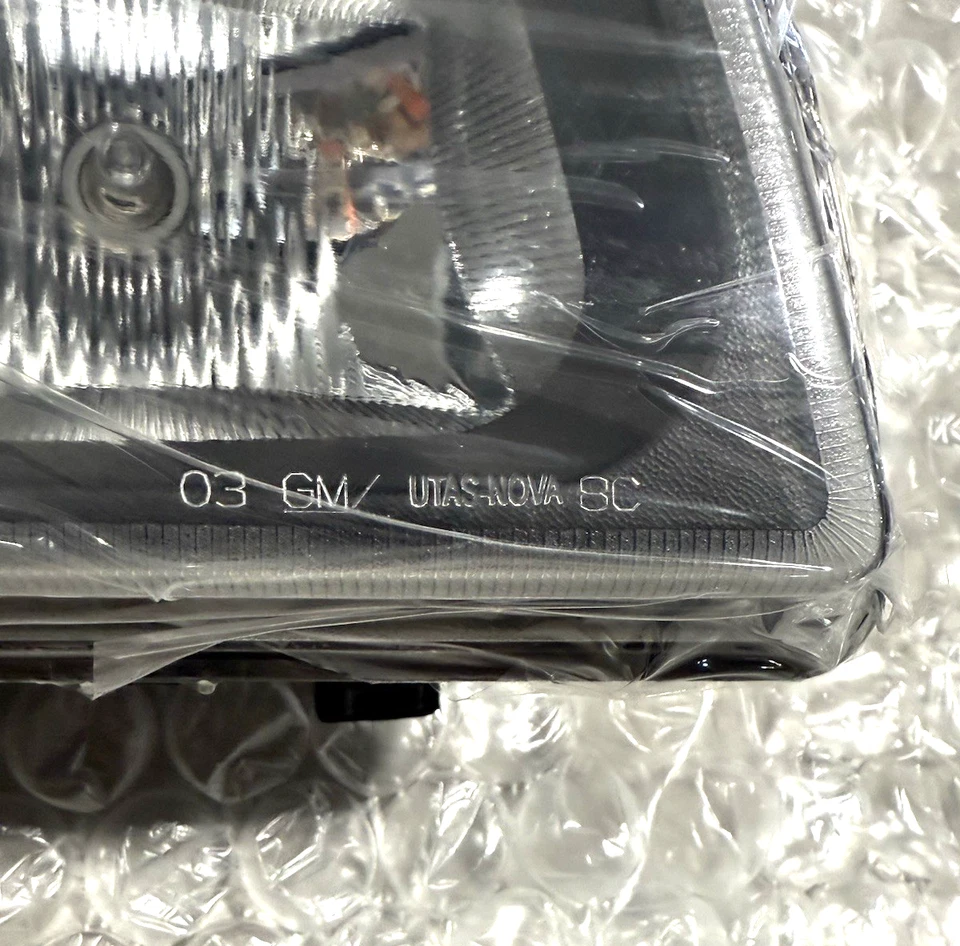 Chevrolet GM SILVERADO, etc. Faro 03-07 pasajero derecho 10396912 (OEM) *NUEVO* Foto 2 de 4