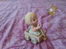 Precious Moments #C0019 Wishing you A World of Peace - 1999 Symbol of Membership