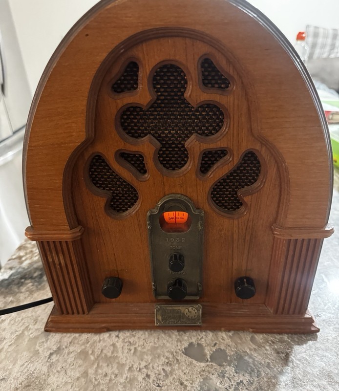 Thomas Collector's Edition AM/FM/AFC Radio Cassette 1932 Replica Model217