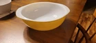 Vintage Pyrex Bowl 2qt