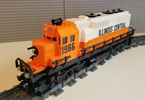 Custom Train Illinois Central GP40 Engine - PLEASE READ ITEM DESCRIPTION - Picture 1 of 5