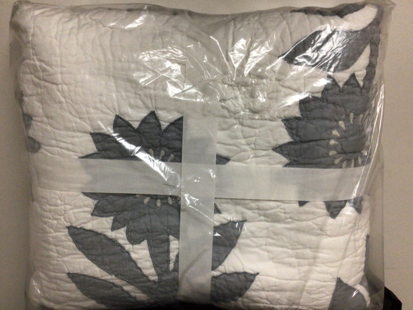 POTTERY BARN LILO COTTON HANDCRAFTED APPLIQUE QUILT FULL/QUEEN CHAMBRAY