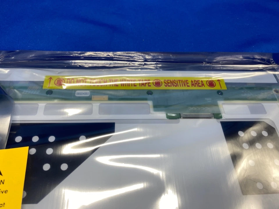 Samsung laptop LCD screen 14.1” XGA matte, LTN141X8-L00 - Image 4 of 4