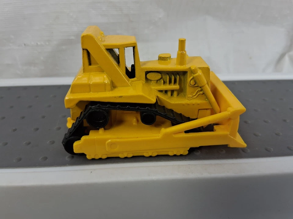 Hot Wheels Caterpillar Bulldozer Yellow Die Cast - Image 3 of 4