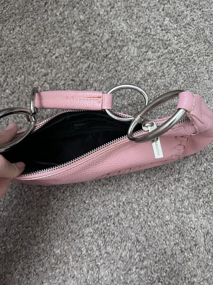 Розовая кожаная сумка BCBGMAXAZRIA. Y2K винтажный. Сумка Sholder. Отличное состояние товара. - Изображение 2 из 2