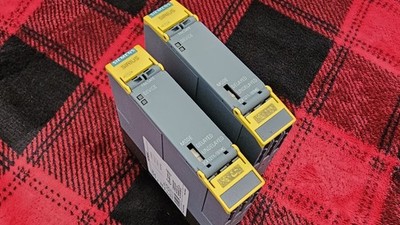 Siemens Sirius Sicherheitsschaltgerät 3SK1211-1BB40
