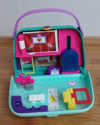 Polly Pocket GCJ86 Pocket World Mini Mall Escape Compact Play Set. No Figs.