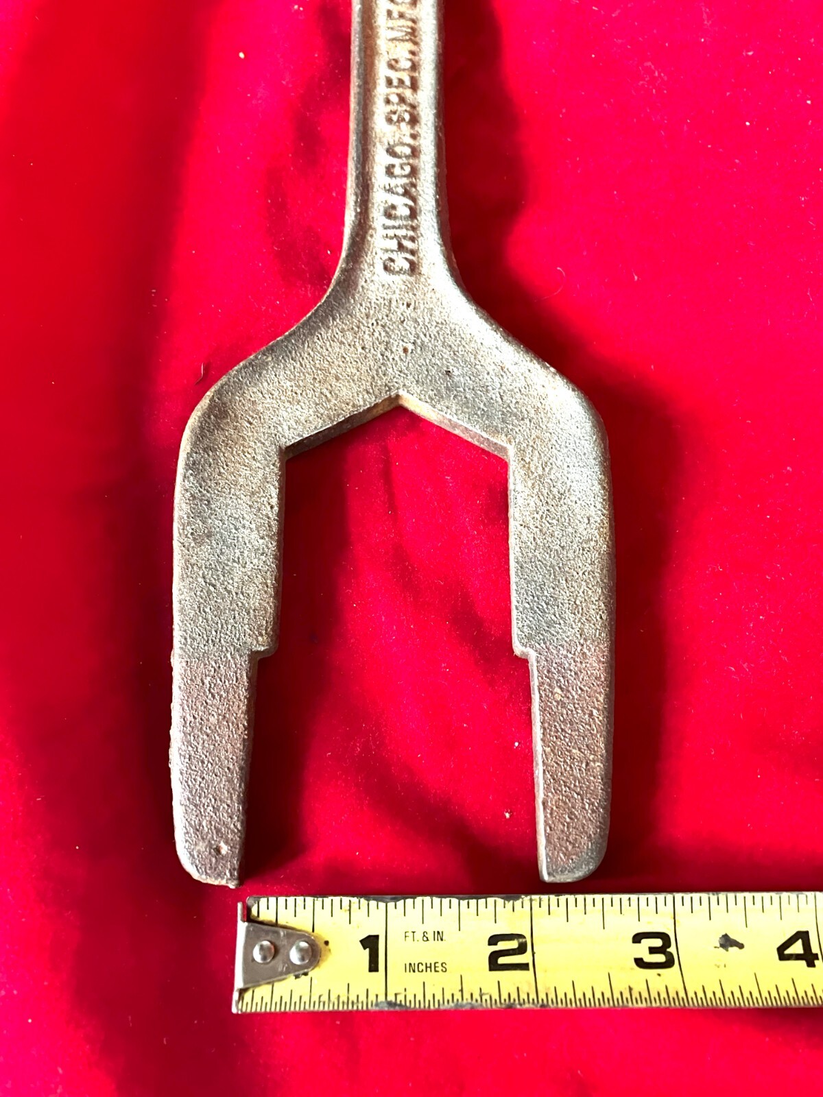 VINTAGE 13 INCH  3-IN-1 SPUD WRENCH, CHICAGO SPECIALTY MFG. CO. (LOT T2)