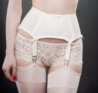 Kiss Me Deadly Retro Classics Boned Ivory 6-Strap Suspender Belt XL RAR