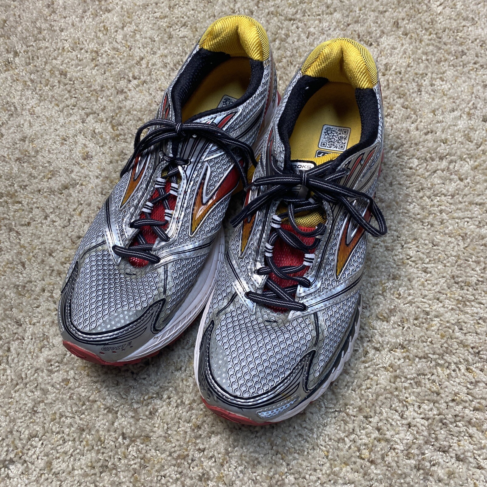 SAOLA Brooks Sneakers da corsa Ghost 1101441D384 argento rosso e giallo