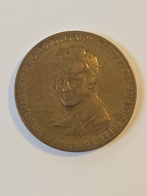 1932 Amelia Earhart Gimbels Banquet Brass Medal  City Of Philadelphia Rare #1700