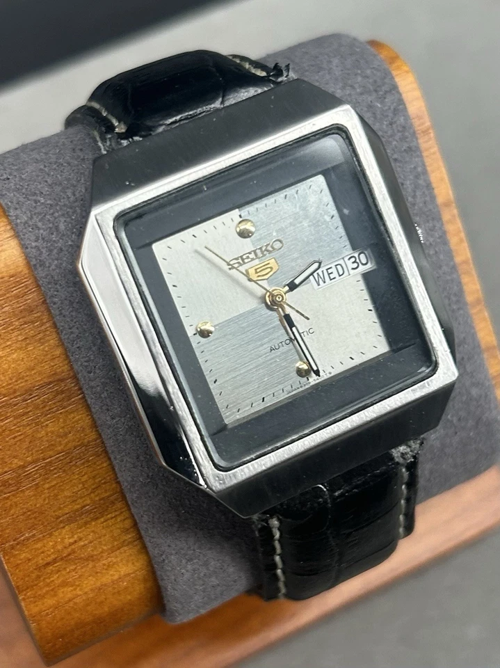 VINTAGE 1981 Seiko 5 TV Men's Automatic DAY/DATE Men's Watch 6309-5450 - image 3 of 4