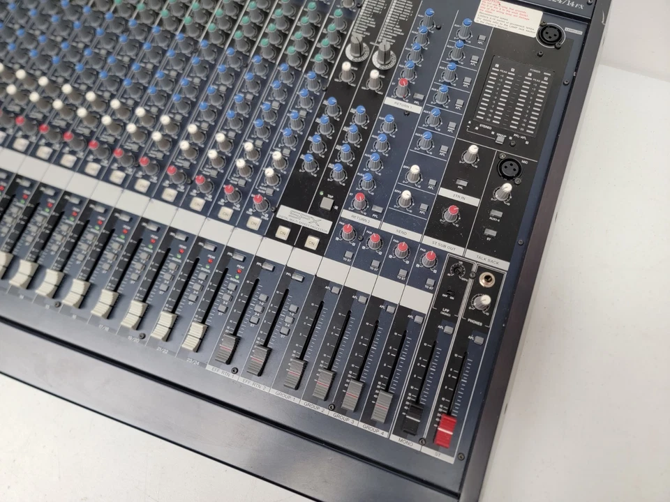 雅马哈 MG24/14FX 24 通道混音器带电源硬质公路箱 — 第 2/4 张图片