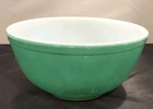 Vintage Green Pyrex 403 Nesting Mixing Bowl