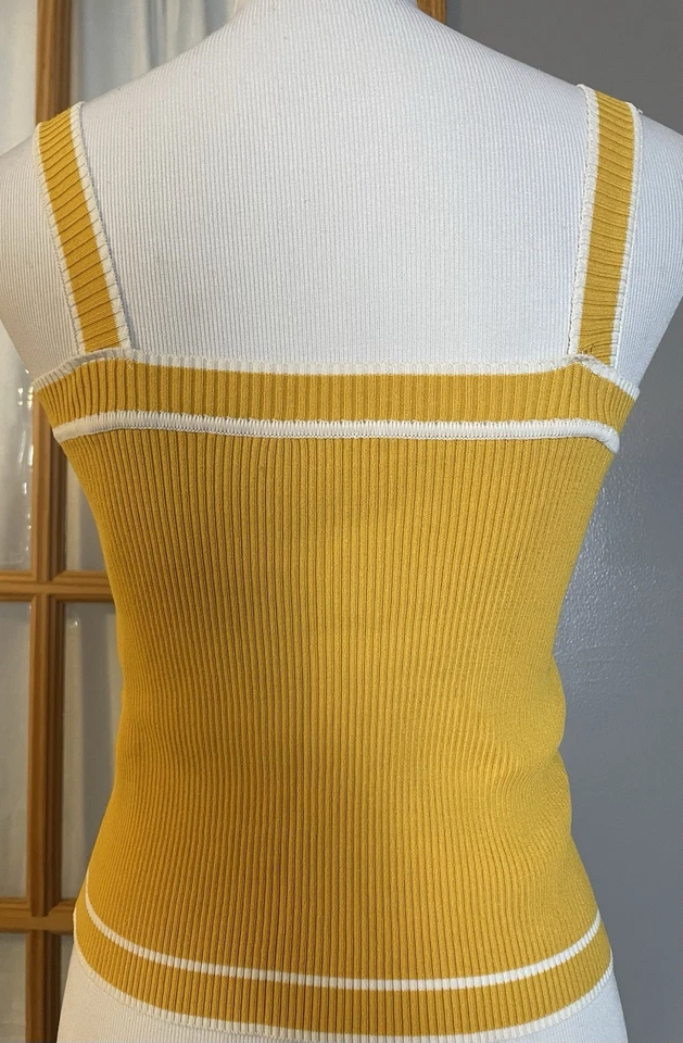 Camiseta sin mangas Y2K para mujer con botones S calce ajustado amarillo mostaza tejido ropa de club clásico Foto 4 de 4