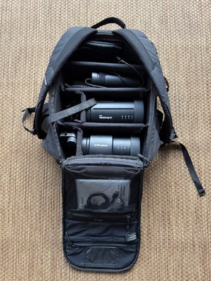 Profoto B10 Duo Kit   2x Off-Camera Flash Heads + Profoto Backpack
