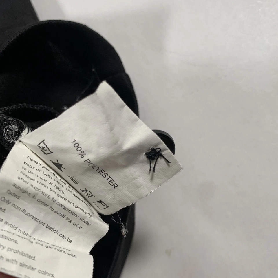 Polo de golf Oakley Skull mediano para mujer negro rosa bordado bolsillo Foto 4 de 4