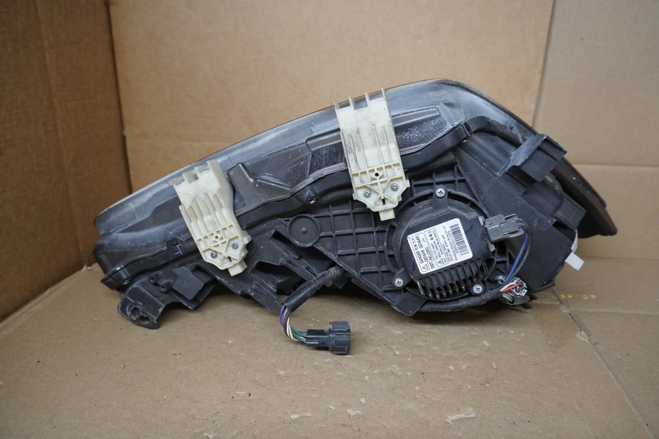 Conjunto de faros laterales del conductor izquierdo Infiniti QX56 2011 2012 2013 FABRICANTE DE EQUIPOS ORIGINALES *pestaña rota* Foto 2 de 4