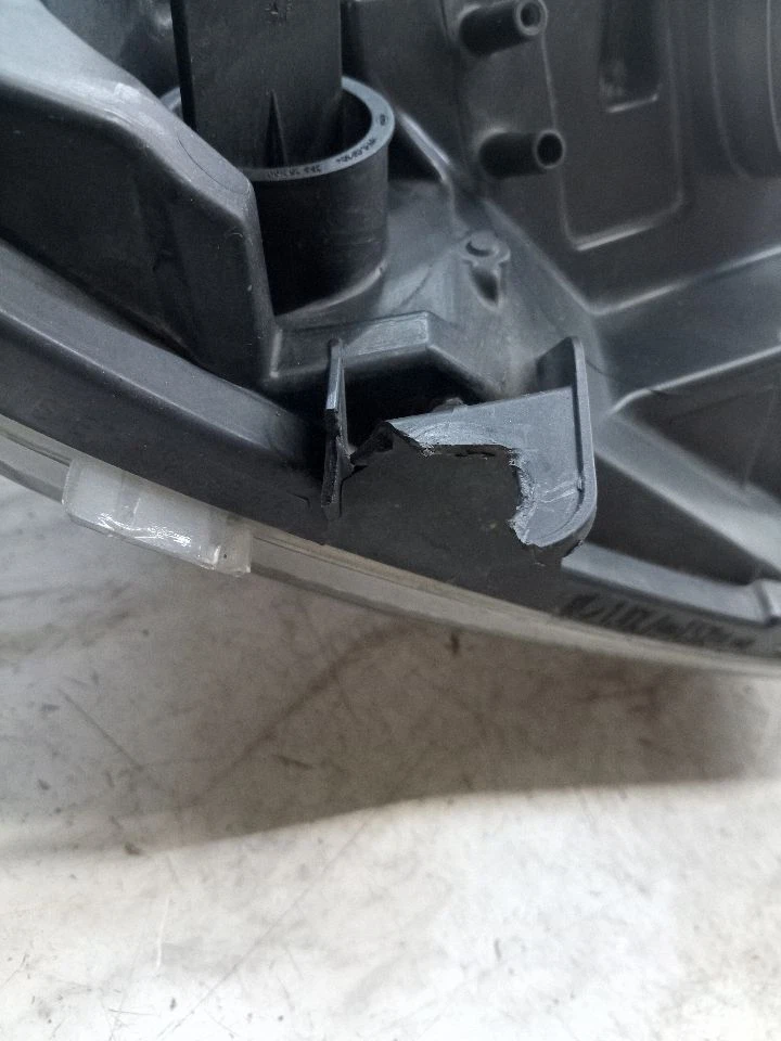 Used Right Headlight Assembly fits: 2015 Mercedes-benz Mercedes sprinter 2500 ha Foto 3 de 4