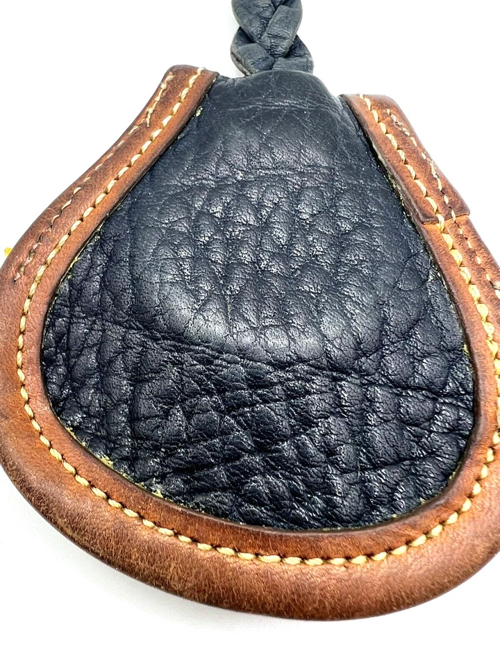 Llavero/llavero doble herradura de cuero negro Dooney & Bourke de colección -- defectuoso Foto 4 de 4