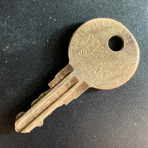 Antique SEEBURG Illinois Lock DUO Jukebox KEY S049 ORIGINAL OEM