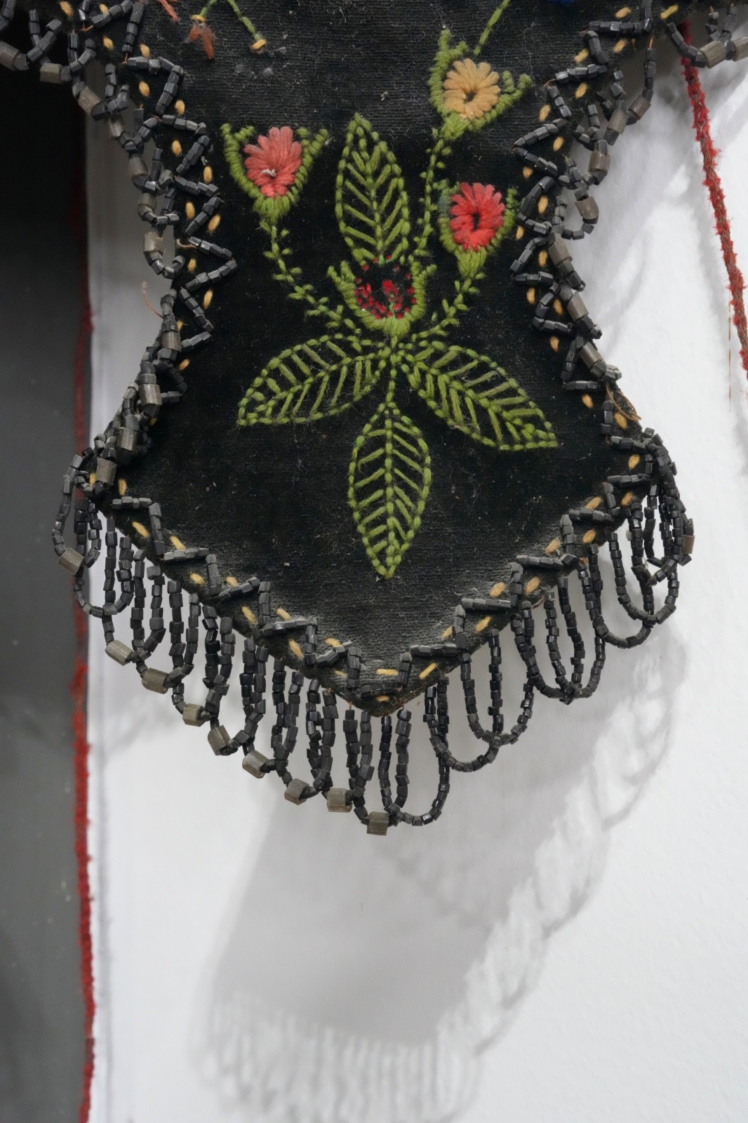 Victorian Antique Walnut Etagere Beaded Fridge hanging corner Display Stand RARE