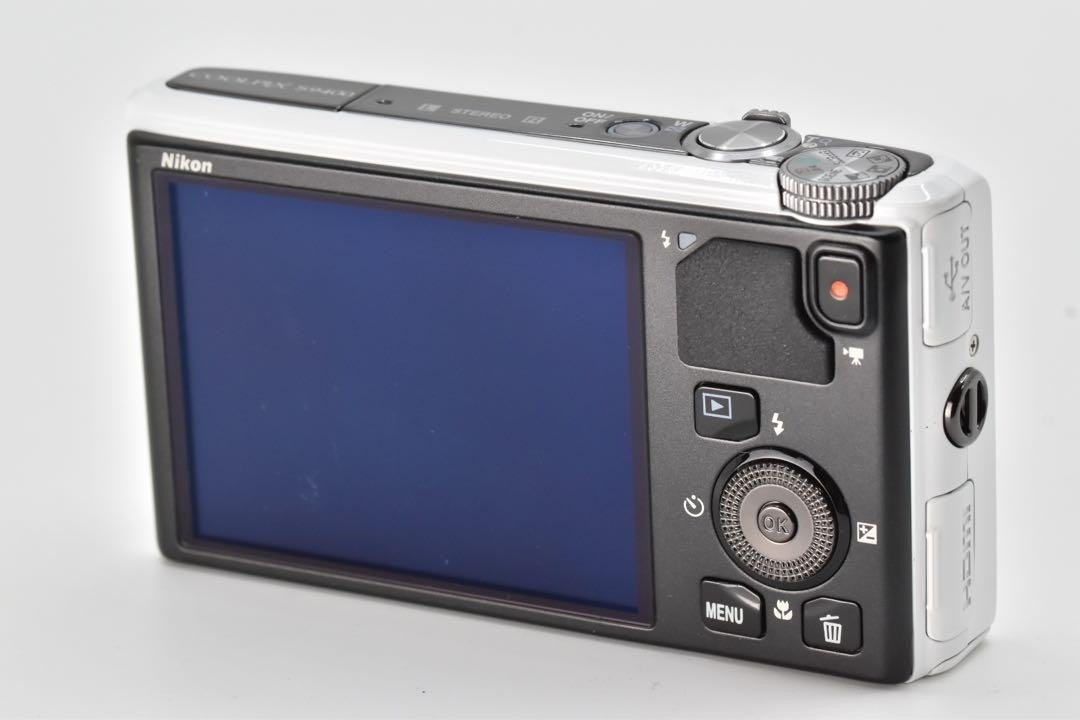 Nikon COOLPIX S9400 White Digital Camera 18.1 MP 18x Optical Zoom