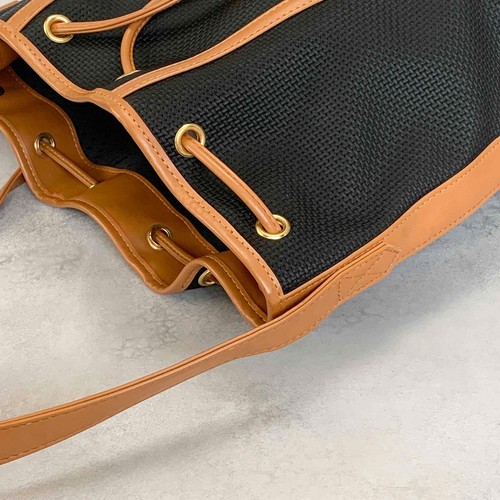 Saint Laurent Shoulder Bag YSL Cassandra Logo Black Gold Beige Authentic Leather - Imagen 12 de 24