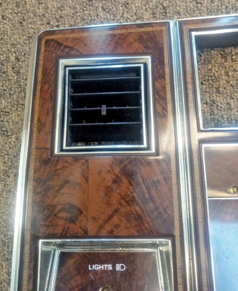 OLDSMOBILE DELTA 88 & 98 REGENCY 1977-84 TABLERO BISEL EMBELLECEDOR BISEL DG Foto 3 de 4