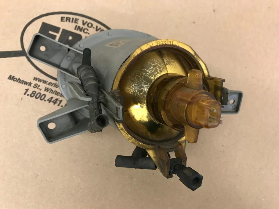 01-07 Volvo XC70 V70XC Right Front Fog Light Assembly 9190905 - Image 3 of 4