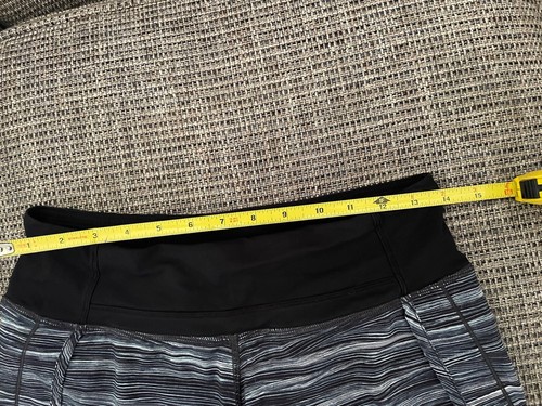 Lululemon Run Times Short 4” Four way Stretch Size 4 Low Tide Alpine White Black - Picture 8 of 13