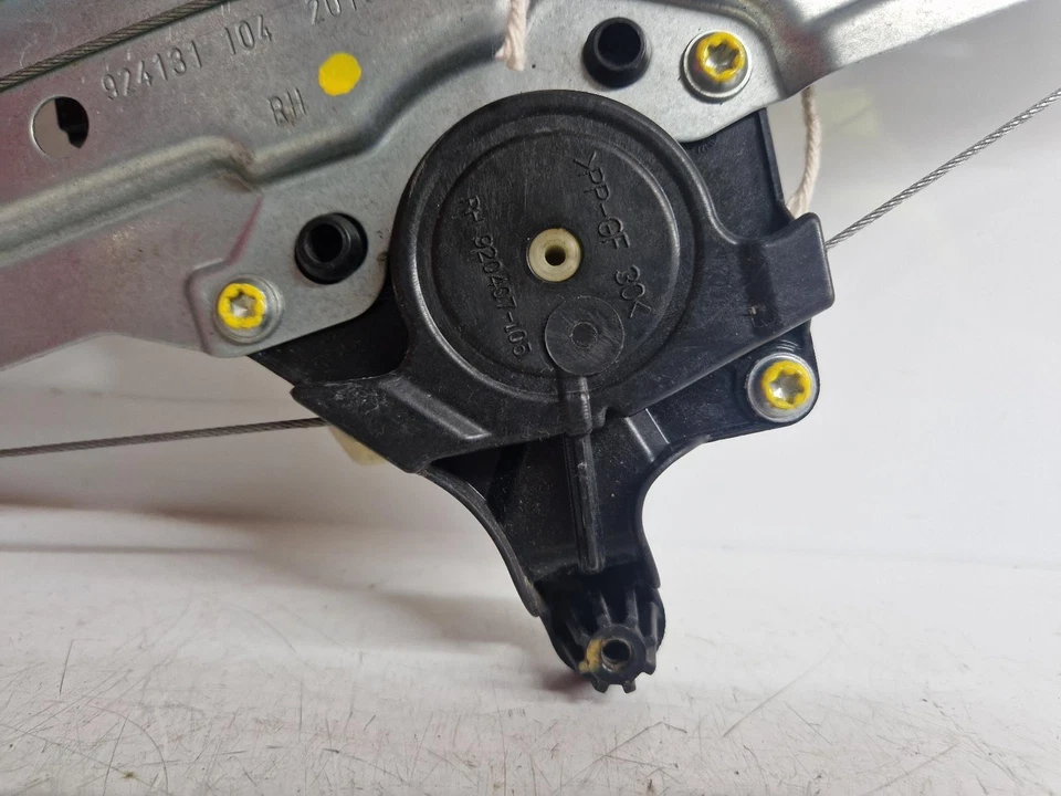 FORD FOCUS 2013 RIGHT REAR WINDOW REGULATOR DRIVER SIDE 5 DOOR HATCHBACK 1870371 - Image 4 of 4