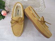 Minnetonka 3501 Women's Tan Suede Faux Fur Moccasin Slippers Rubber Sole size 10