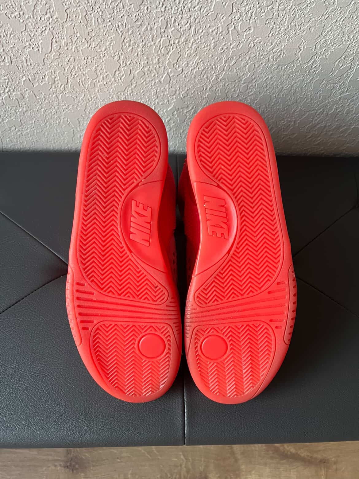 Size 9.5 - Nike Air Yeezy 2 SP Mid Red October thumbnail 6