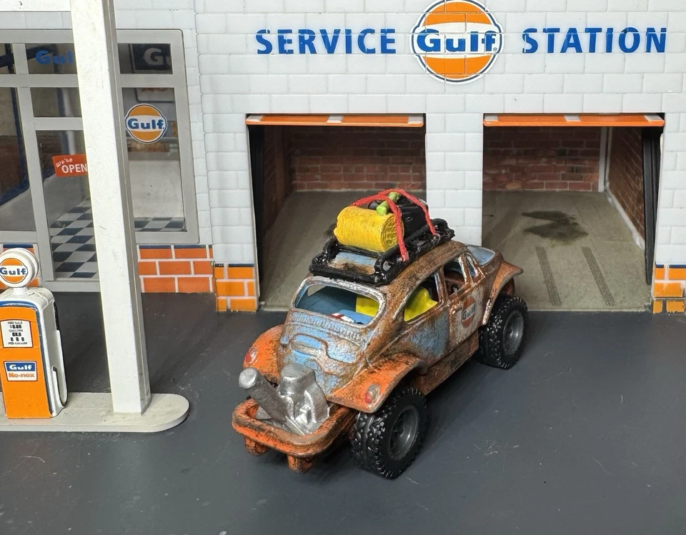 Custom pintado a mano MB Hot Wheels VW Beetle 4x4 Gulf Rat Rod con pilotos reales Foto 4 de 4