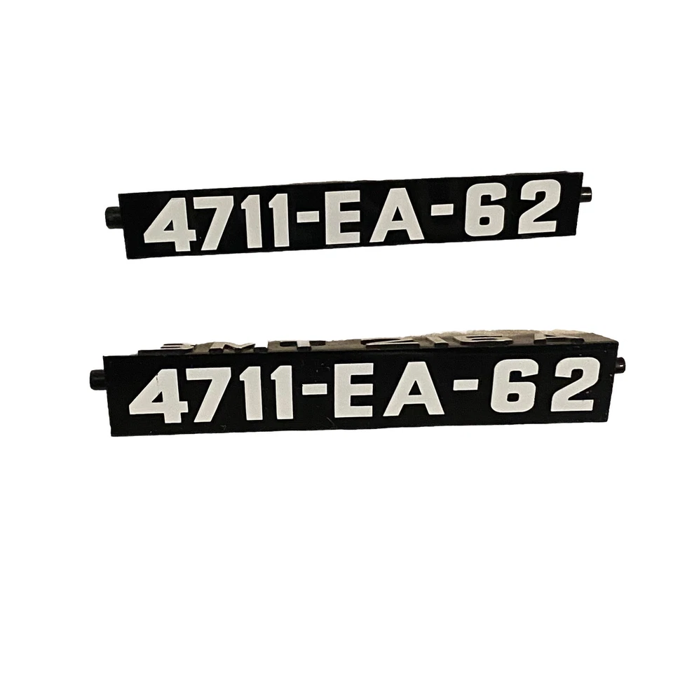 EAGLEMOSS 1/8 BUILD JAMES BOND 007 ASTON MARTIN DB5 LICENSE PLATE TAGS - Image 2 of 4