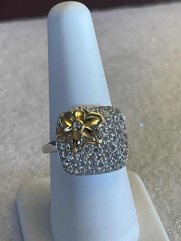 women’s ring size 8 JTV simulated diamonds 925 sterling silver
