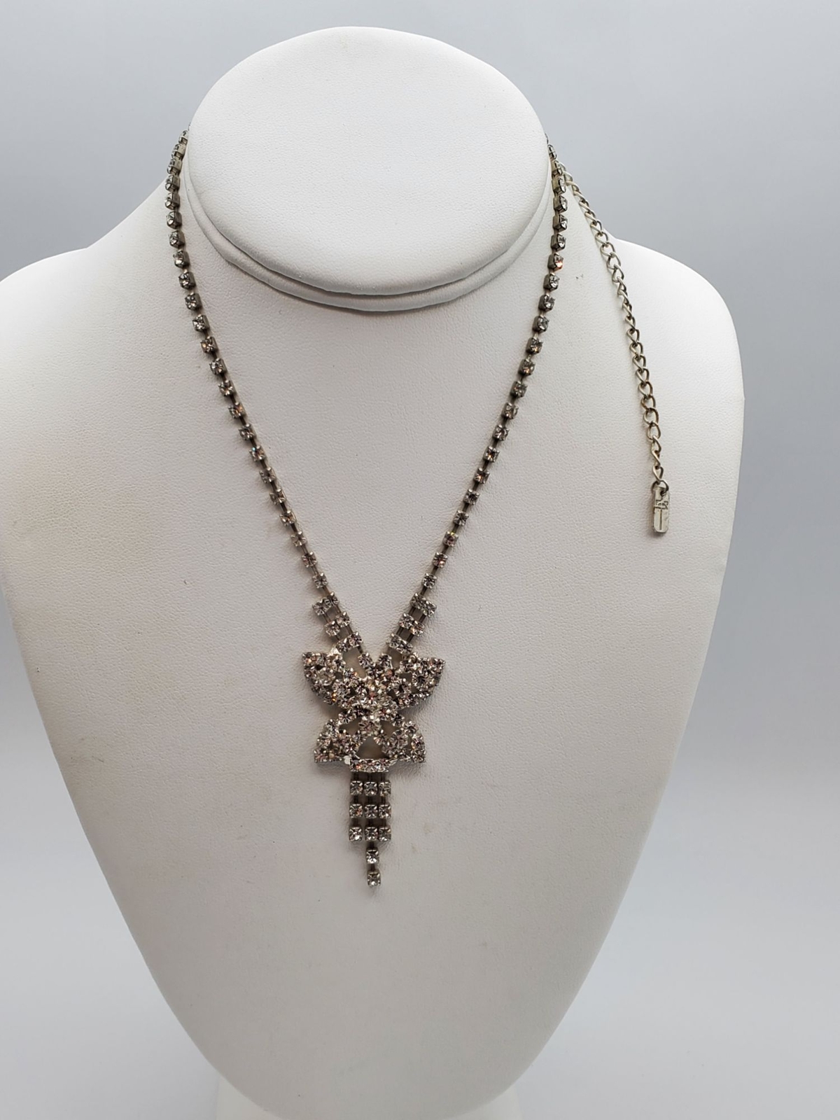 Silver tone Rhinestone Butterfly shape chain  nec… - image 1