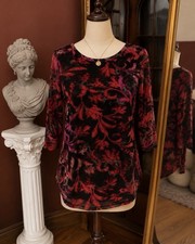 Karen Kane Velvet Floral Blouse Red Black Pink 3/4 Sleeve Round Neck MP Petites