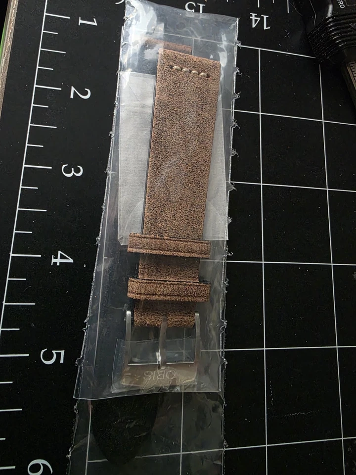 Correa de cuero marrón Oris, completa 07 5 21 02 Foto 2 de 3